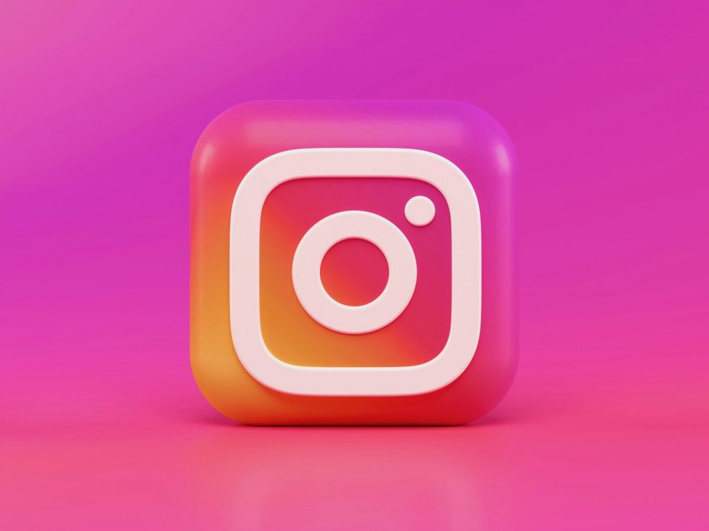 pink-and-white-square-illustration
Instagram 3D icon concept